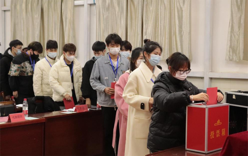 我校第十一次学生代表大会隆重召开 我校第十一次学生代表大会隆重召开