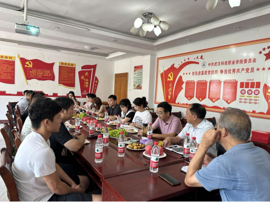 我院召开“躬耕教坛，强国有我”教师节座谈会