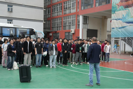 青春盛放 梦想启航——我院2023级学生赴美的集团开展岗位实习 青春盛放 梦想启航——我院2023级学生赴美的集团开展岗位实习