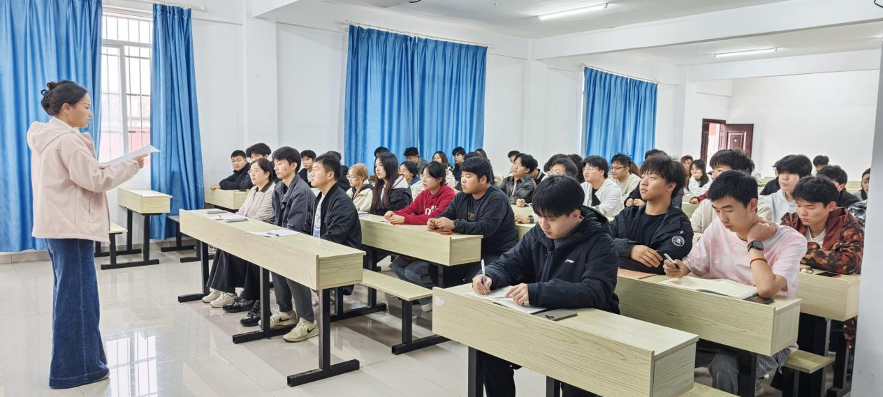 筑牢校园安全网   守护青春成长路 ——我院召开安全信息员工作会议