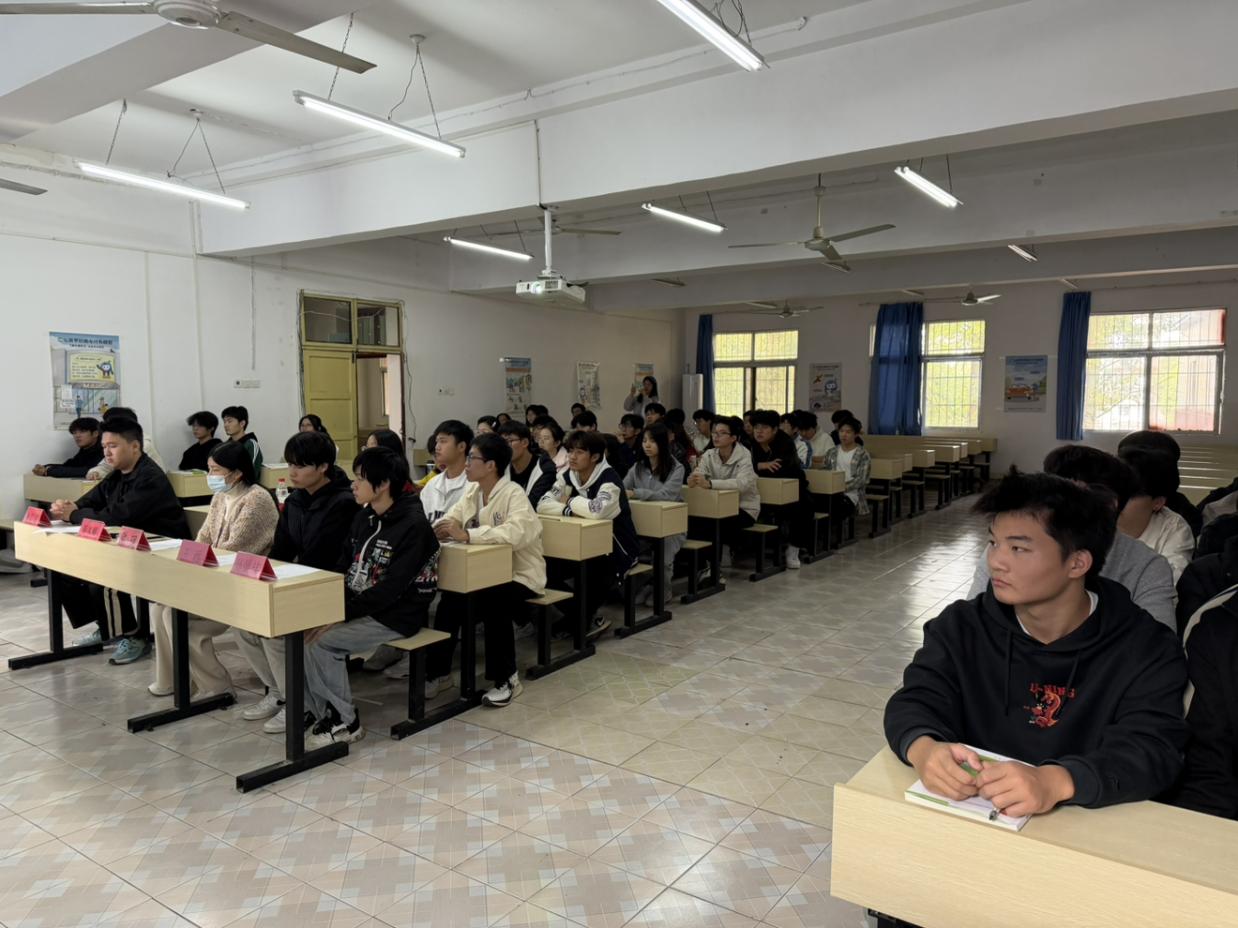 青春锤炼初心 团课书写华章 ——武汉科技职业学院第八期团课结业典礼 青春锤炼初心 团课书写华章 ——武汉科技职业学院第八期团课结业典礼