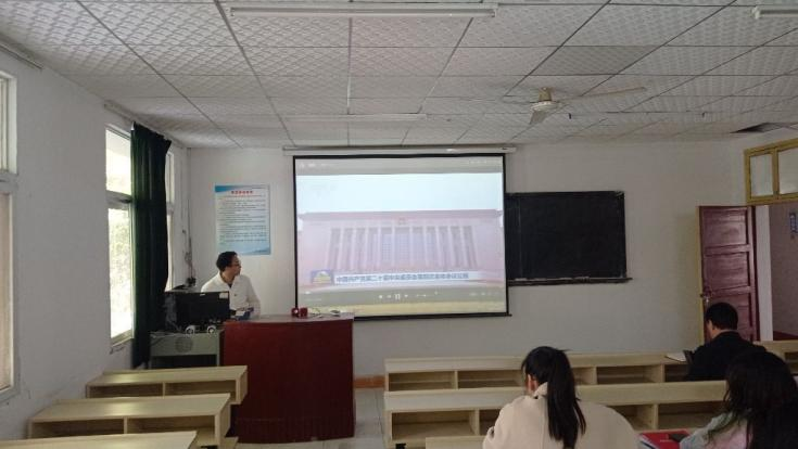 从“领学”到“研学”:我院掀起学习宣传贯彻党的二十届四中全会精神热潮 从“领学”到“研学”:我院掀起学习宣传贯彻党的二十届四中全会精神热潮