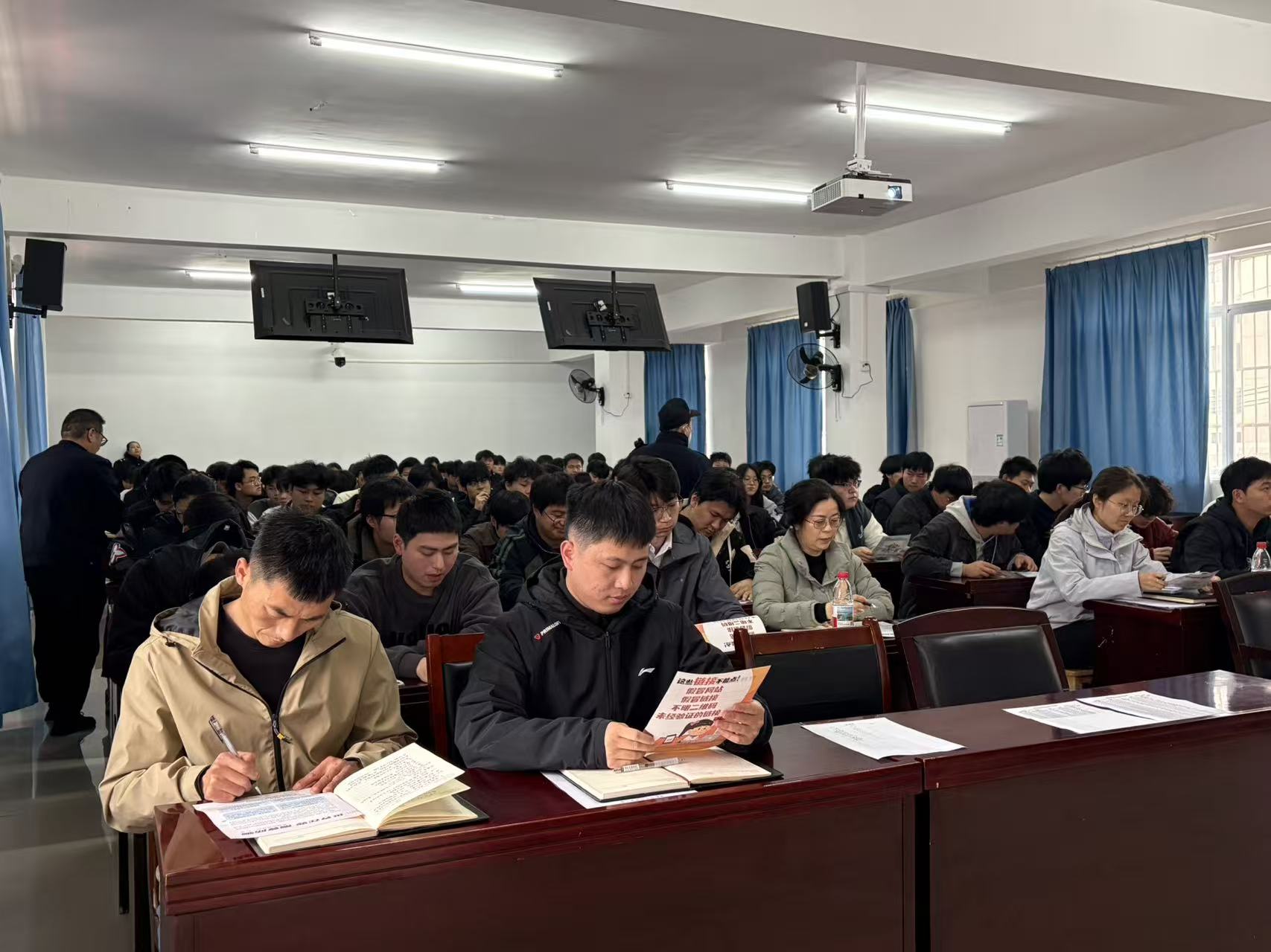 警校携手反诈同行,共筑校园安全屏障 警校携手反诈同行,共筑校园安全屏障