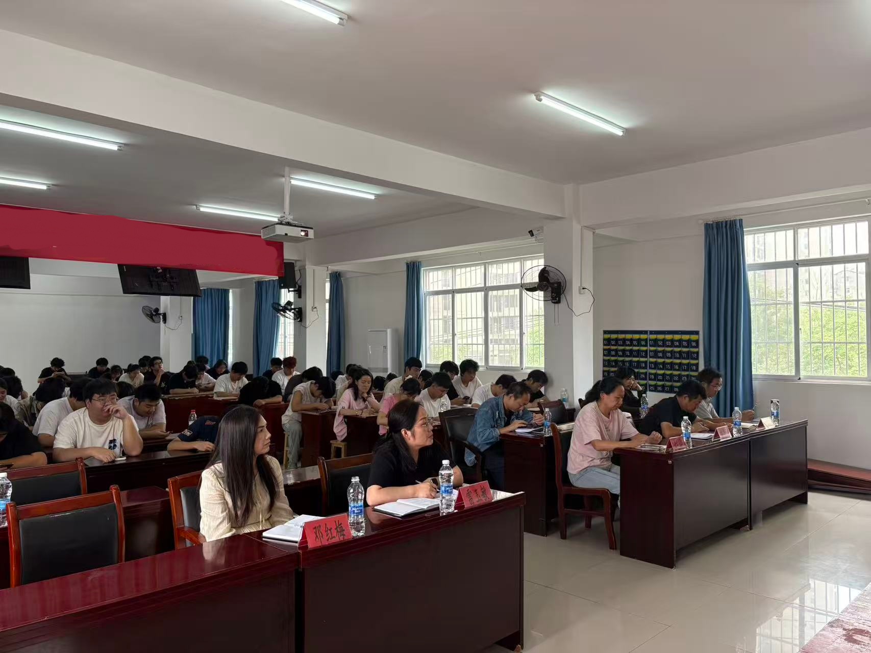 武汉科技职业学院召开2023级毕业生就业工作总结暨2024级就业工作推进会