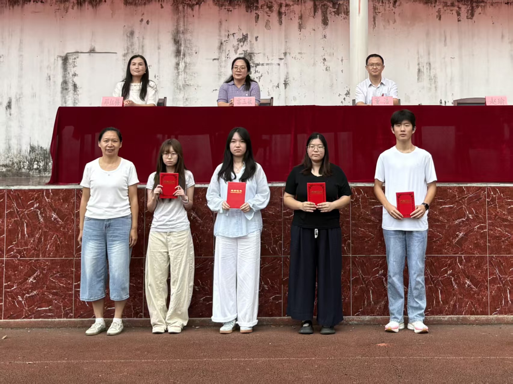 迷彩砺青春 技能启新程 ——武汉科技职业学院举行2026级新生开学典礼暨表彰大会