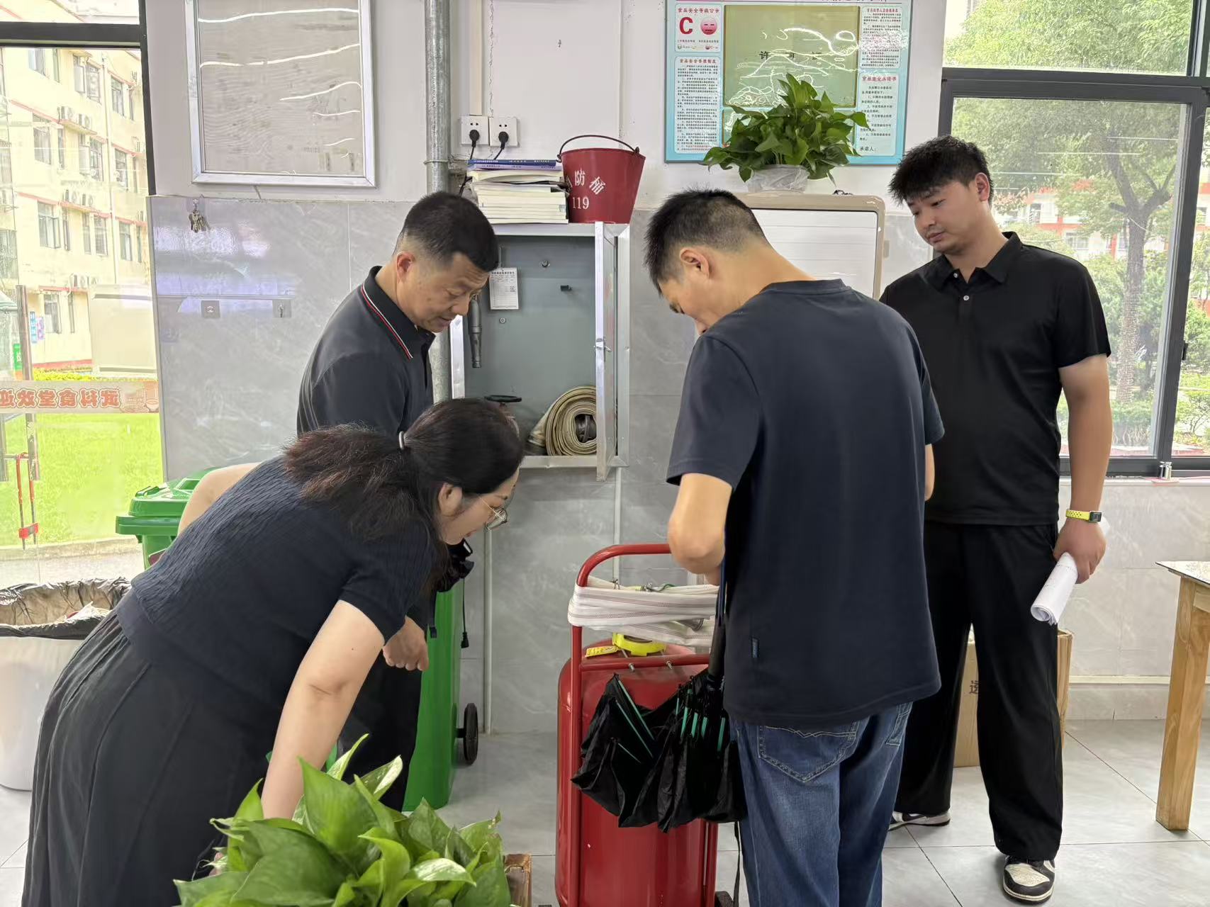 筑牢安全防线 护航国庆假期 ——武汉科技职业学院开展国庆节前校园安全大检查