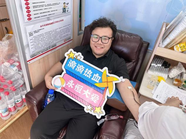 无偿献血传爱心，校地联动显担当 ——武汉科技职业学院联合杨园街道开展无偿献血公益活动  