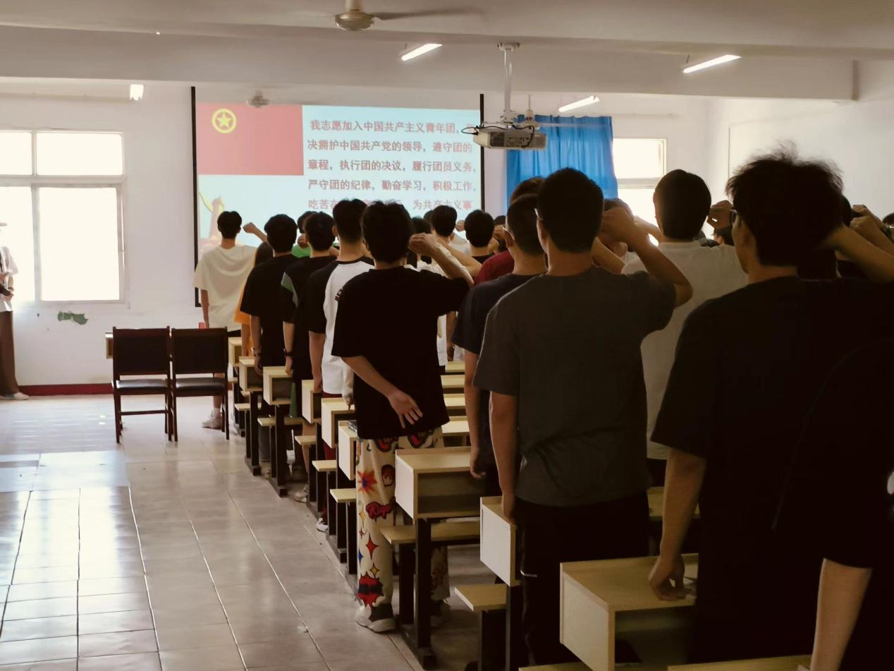 青春心向党，奋斗新征程 ——武汉科技职业学院第五期团课结业典礼暨入团仪式