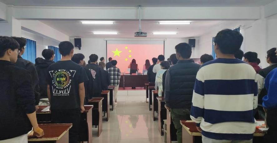 凝聚青年力量，奏响奋进之歌  ——武汉科技职业学院第六期团课开班典礼