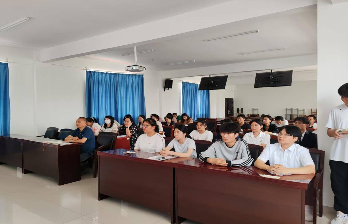 青春心向党， 薪火永相传