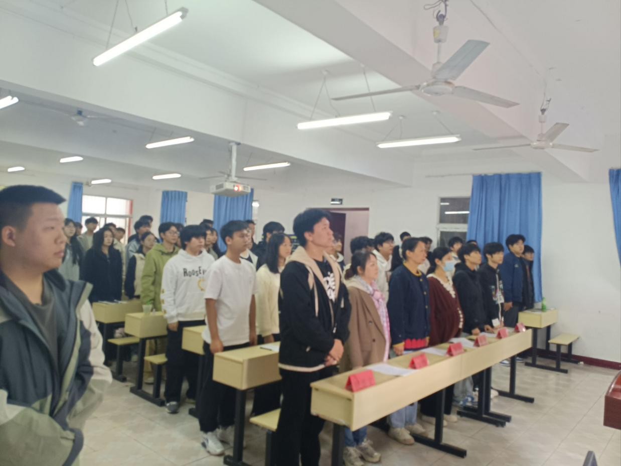 武汉科技职业学院第八期团课开班仪式顺利举行