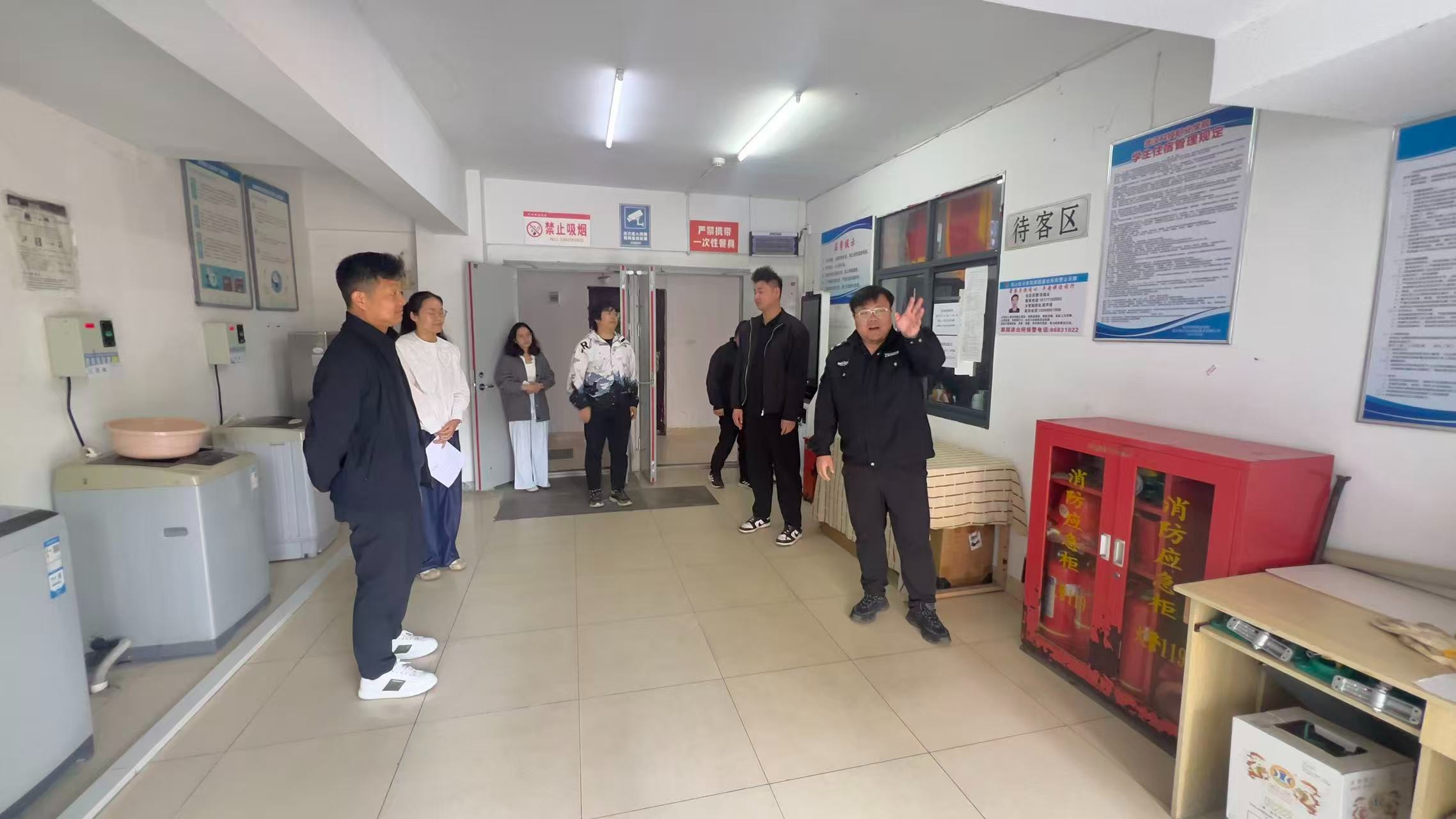 武汉科技职业学院五一节前校园安全大检查筑牢假期安全防线