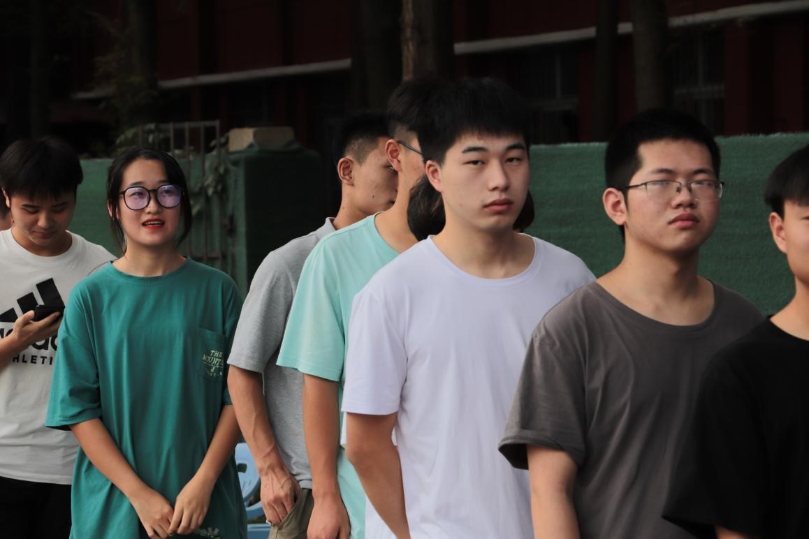 我院组织百余名学生参加杨园街道 团体无偿献血活动 我院组织百余名学生参加杨园街道 团体无偿献血活动